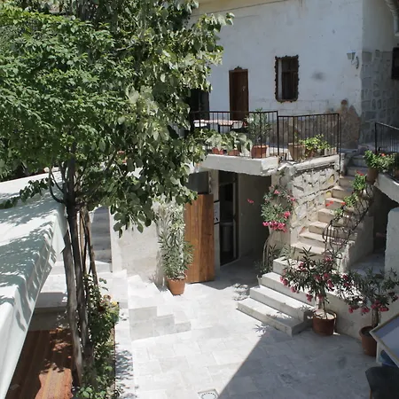 Yasin's Place Backpackers Cave Goreme