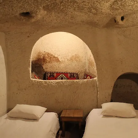 Yasin's Place Backpackers Cave Hotel 3*